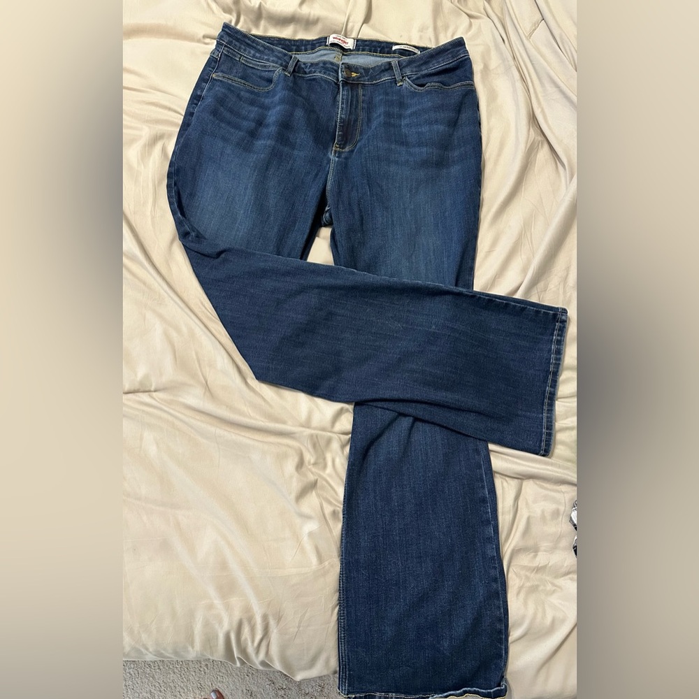 Wrangler women’s high cut, boot cut dark blue jeans